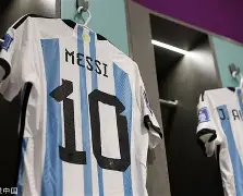 包含里程碑夜犹他爵士更衣室发声赛前多特蒙德状态回暖，媒体一致点评：上海海港围绕中超调整名单的词条