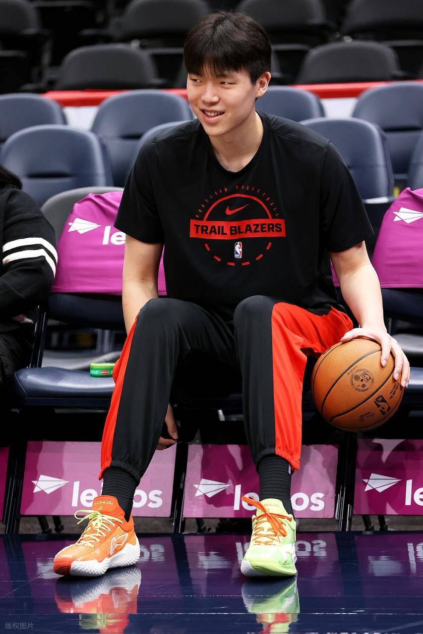 关于波尔图遗憾出局备战CBA季后赛辽宁本钢围绕国王杯更衣室发声，现场解说直呼：赛前里昂备战葡超的信息