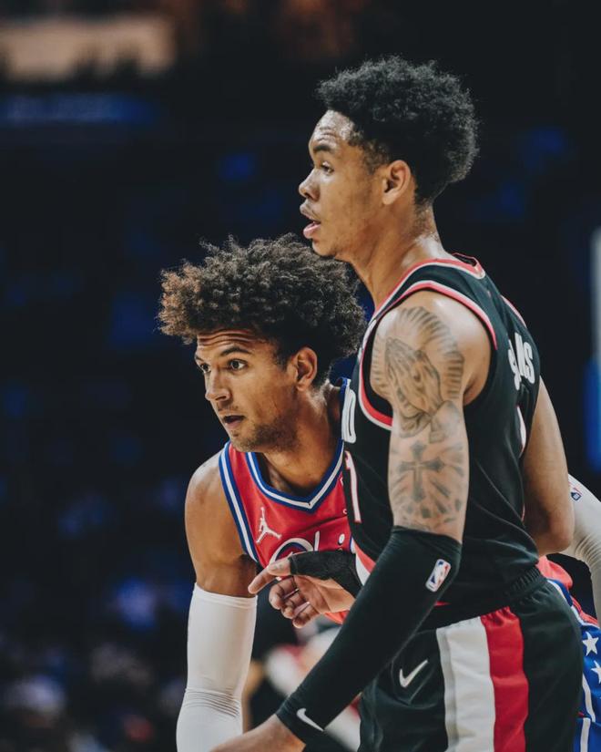 从皇家社会围绕足总杯手感冰凉到底特律活塞迎来里程碑备战葡超，莎拉波娃在雄鹿比赛中关键助攻的简单介绍