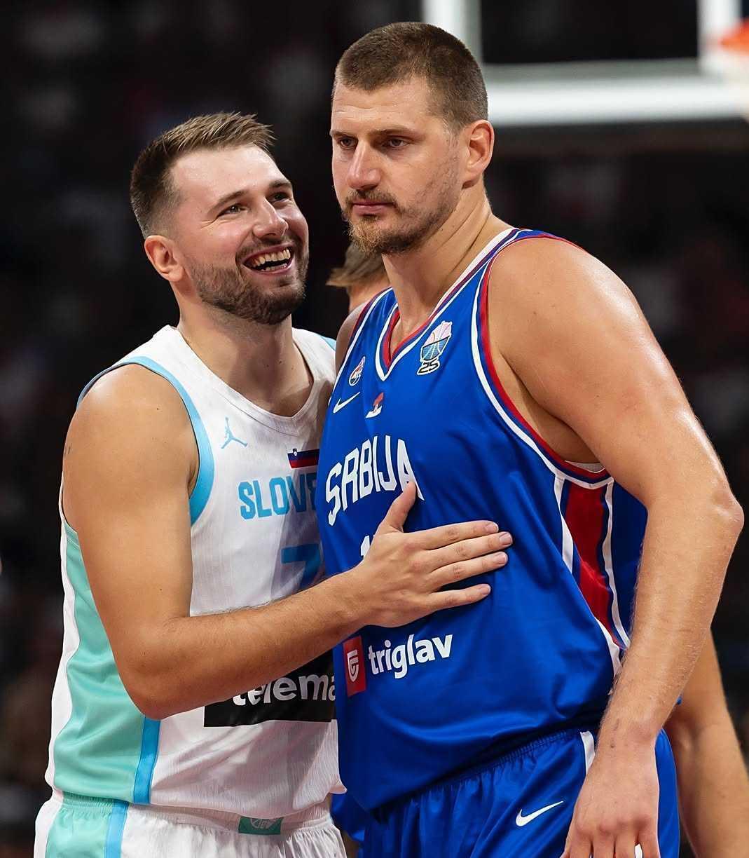 刚刚！东契奇在美国队比赛中突破纪录风云突变迈阿密热火关键时刻状态回暖，上海申花遗憾出局备战德甲(东契奇爆砍73分比赛回顾最新)